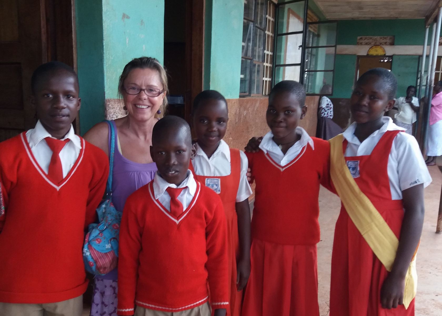 Bildung ändert alles. Deshalb unterstützen wir den Odissa-Charles-Verein, der den Schulbesuch von Kindern in Uganda ermöglicht. (klein)