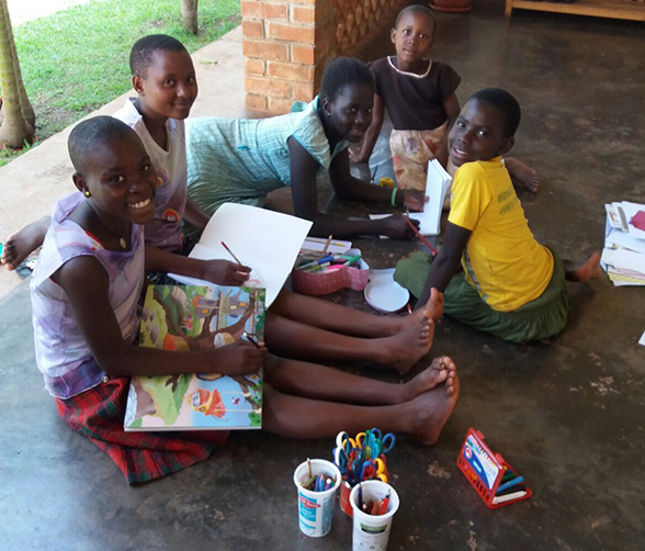Schule in Jinja - Der Verein sammelt Geld und finanziert bedürftigen Kindern den Schulbesuch.