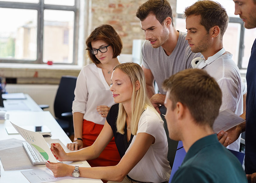 junges team analysiert die zahlen